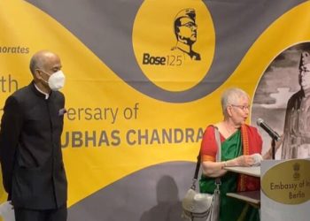 മ്യൂണിക്കിലെ ചാന്‍സറിയില്‍ അമൃതോത്സവ പ്രദര്‍ശിനിയില്‍ നേതാജി സുഭാഷ്ചന്ദ്രബോസിന്‍റെ മകള്‍ ഡോ.അനിത ബോസ് സംസാരിക്കുന്നു