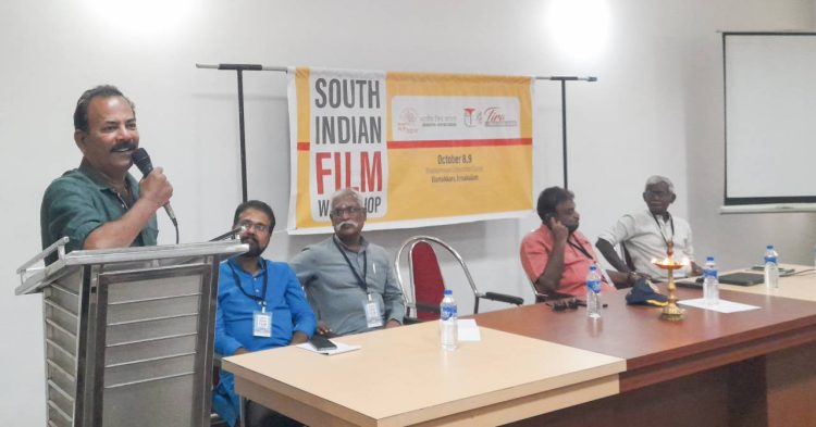 ക്യാപ്ഷൻ: തിര ദക്ഷിണേന്ത്യൻ ചലച്ചിത്ര ക്യാമ്പ് എറണാകുളം ഭാസ്കരീയം കൺവൻഷൻ സെന്ററിൽ ഉദ്ഘാടനം ചെയ്യുന്നു. യു.പി. സന്തോഷ്, ശ്രീരാം, വിജയകൃഷ്ണൻ , എം.എൽ. രമേശ് സമീപം