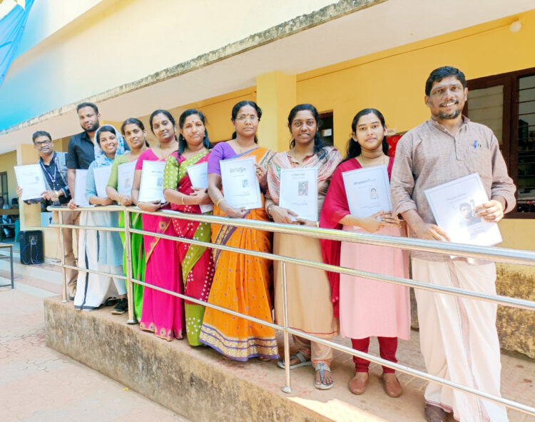 ക്രിയാ ഗവേഷണപ്രവര്‍ത്തനങ്ങളില്‍ പങ്കാളികളായ
കണ്ണവം ട്രൈബല്‍ യുപി സ്‌കൂളിലെ അധ്യാപകര്‍