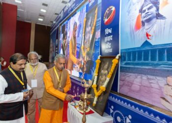 ഭോപാലില്‍ നര്‍മ്മദ സാഹിത്യമന്ഥന്‍ പ്രജ്ഞാപ്രവാഹ് ദേശീയ സംയോജകന്‍ ജെ. നന്ദകുമാര്‍ ഉദ്ഘാടനം ചെയ്യുന്നു